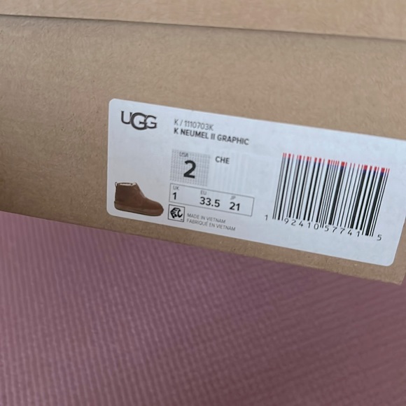 Ugg boots - Picture 7 of 7